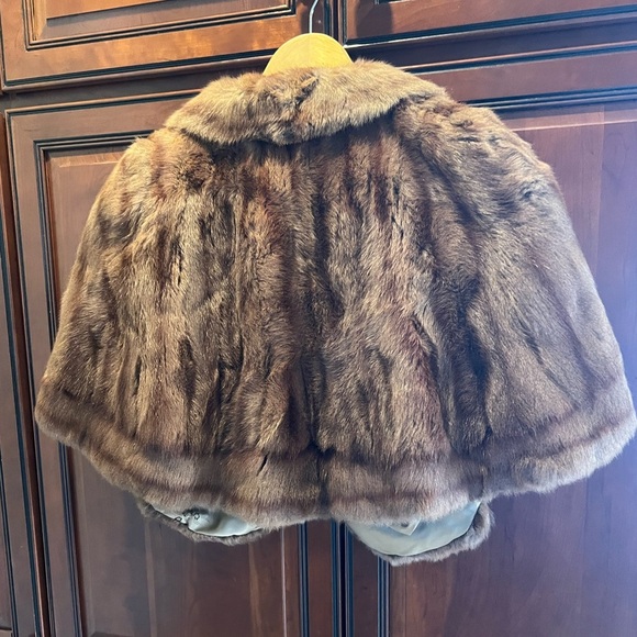 Evans Chicago Mink Fur Stole Shawl Wrap Women
- S/M - Picture 11 of 14